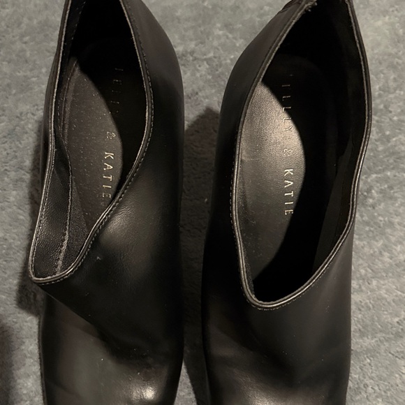 Kelly & Katie Classic Black Ankle Booties - Picture 3 of 5